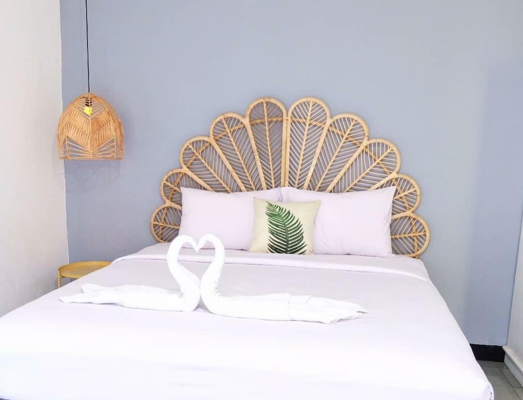 Rarem Bed&Breakfast Bandar Lampung Exterior foto